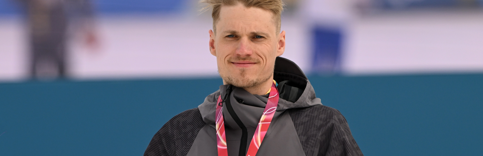 Sebastian Marburger bei der Siegerehrung der Paralympics