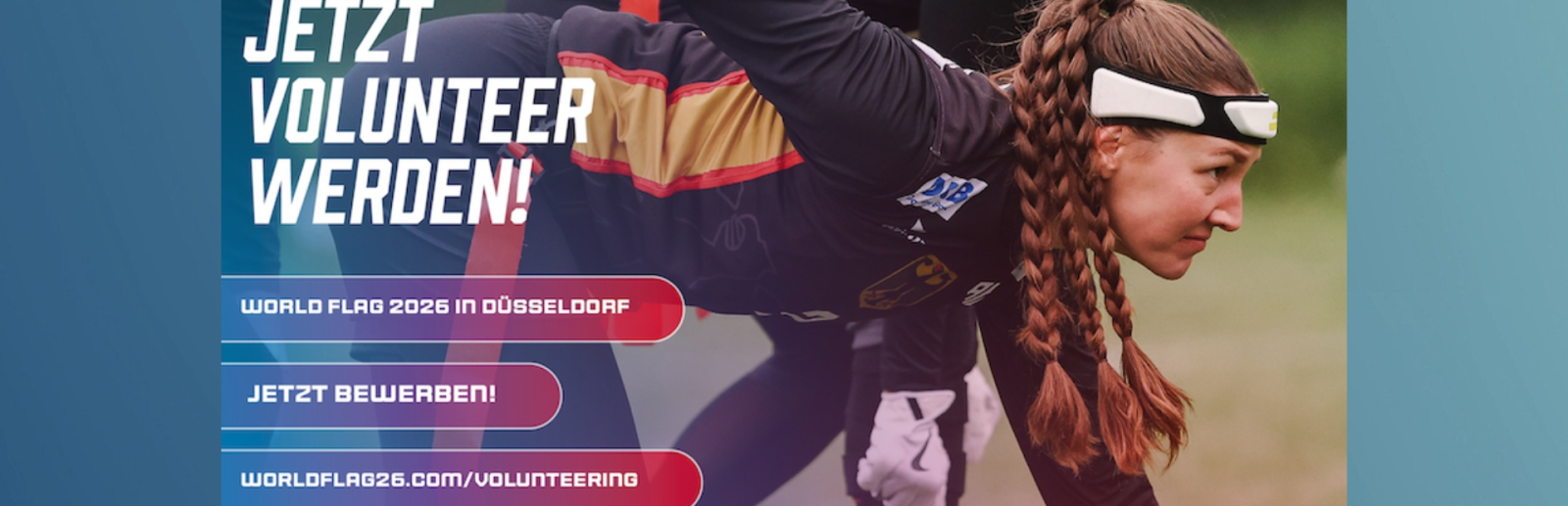 Flag Football-Spielerin in Aktion, daneben der Aufruf "Jetzt Volunteer werden"