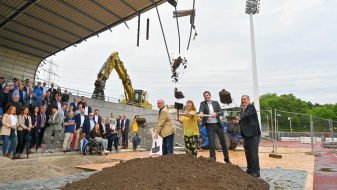 Andrea Milz beim Spatenstich 