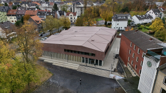 Außenansicht der neuen Dreifach-Sporthalle
